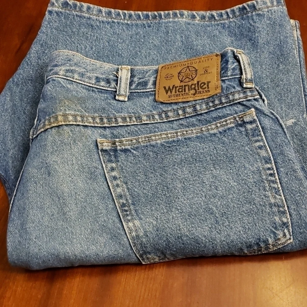 Wrangler Denim Shorts 40x8 Paint Stained 100% Cotton